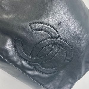 Chanel Logo CC Shoulder Bag