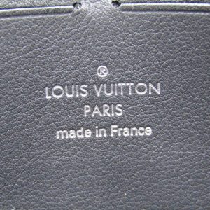 Louis Vuitton Zippy wallet