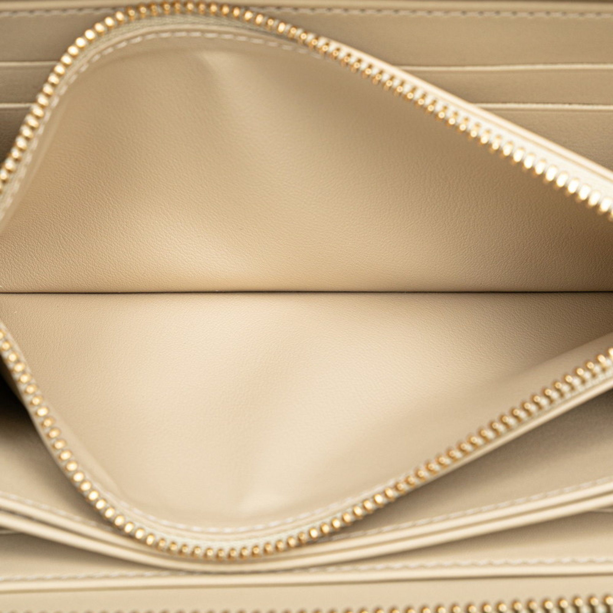 Louis Vuitton Zippy wallet