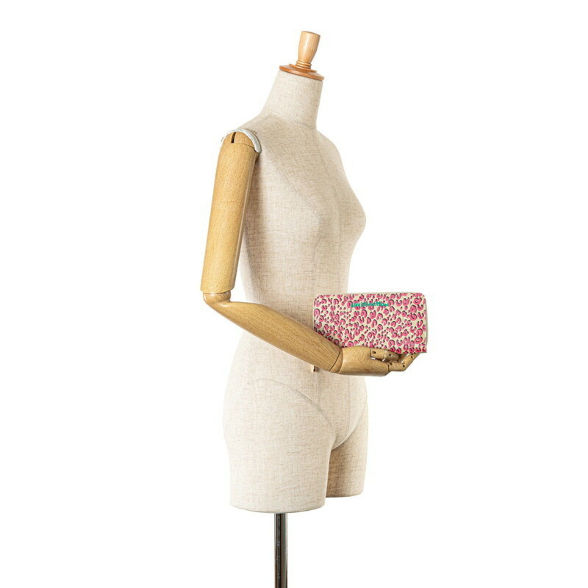 Louis Vuitton Zippy wallet