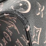 Louis Vuitton Onthego Tote Bag - Image 4