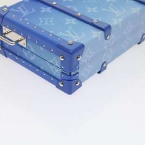 Louis Vuitton Cloud Clutch Bag