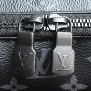Louis Vuitton Alpha Messenger Bag Shoulder 5